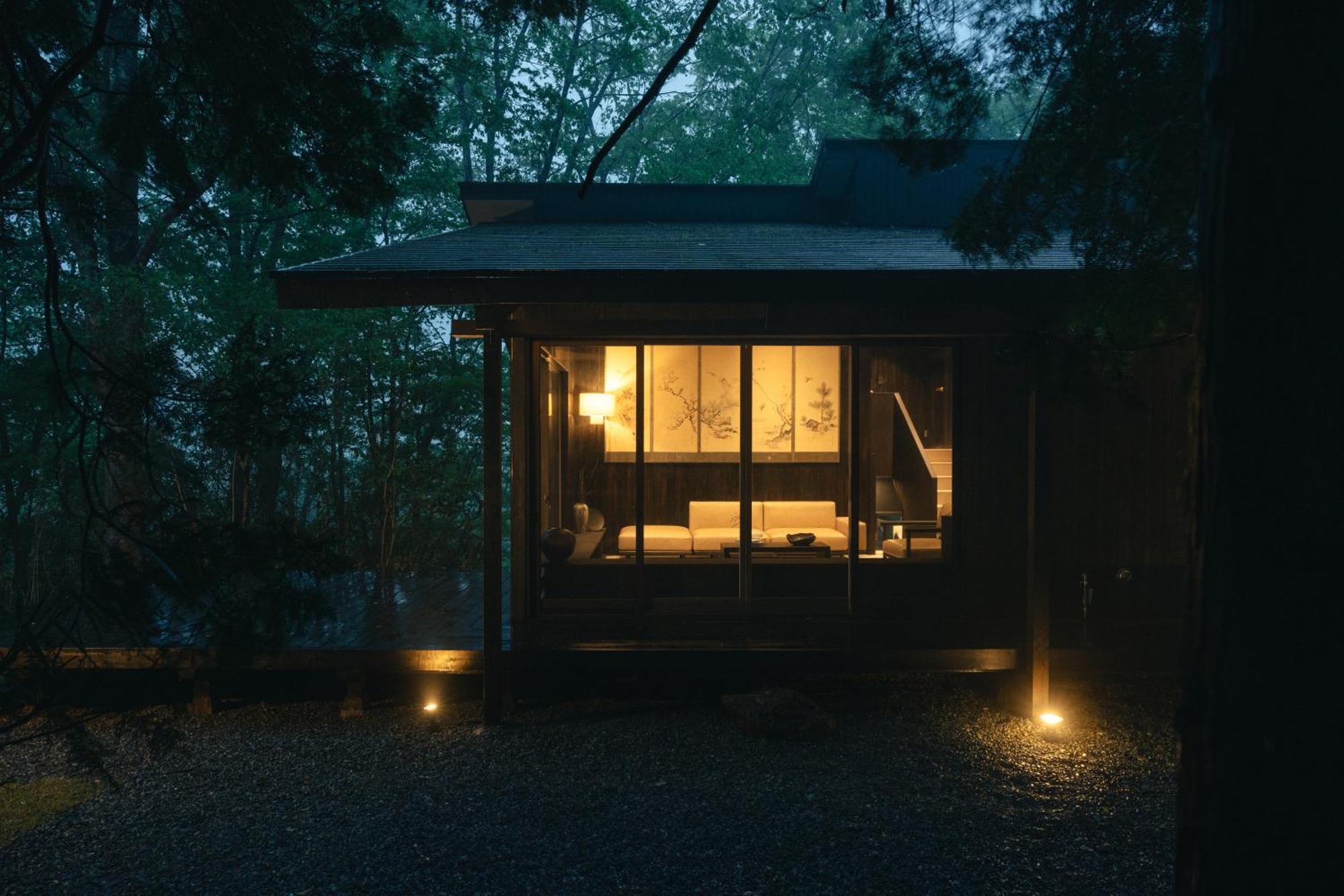 高台の森に佇むモダニズム建築 露天風呂 サウナ 檜風呂 ENN HAKONE